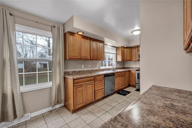 337 University Avenue, Elyria, OH 44035