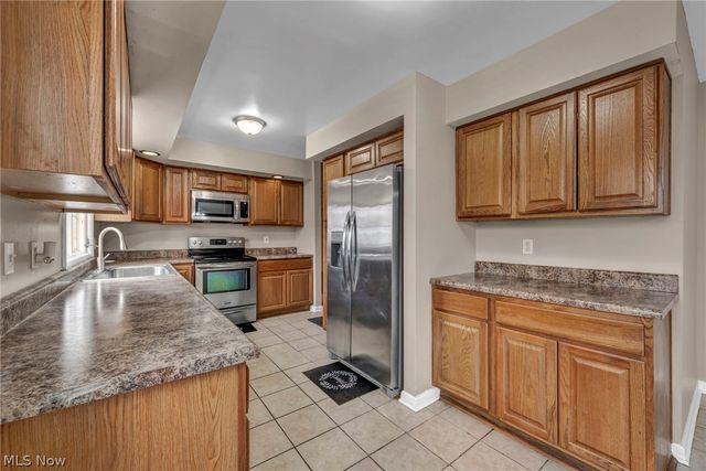 337 University Avenue, Elyria, OH 44035