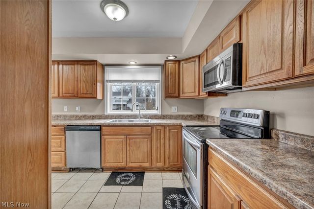 337 University Avenue, Elyria, OH 44035