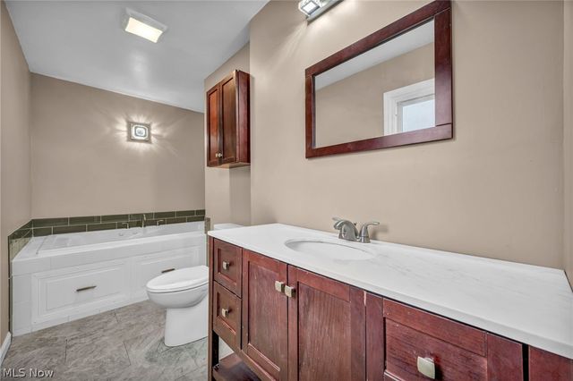 337 University Avenue, Elyria, OH 44035