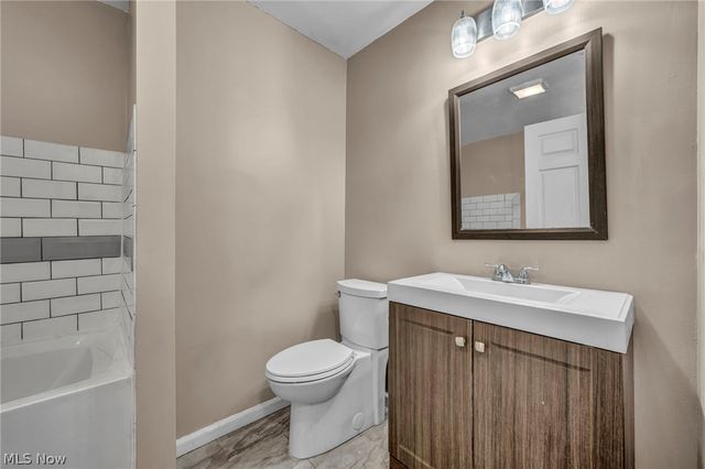 337 University Avenue, Elyria, OH 44035