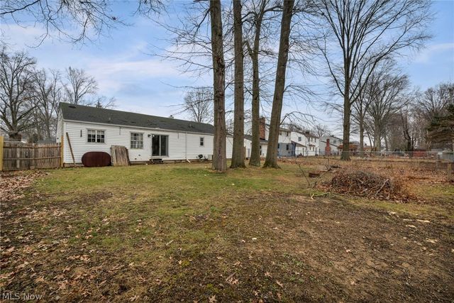 337 University Avenue, Elyria, OH 44035