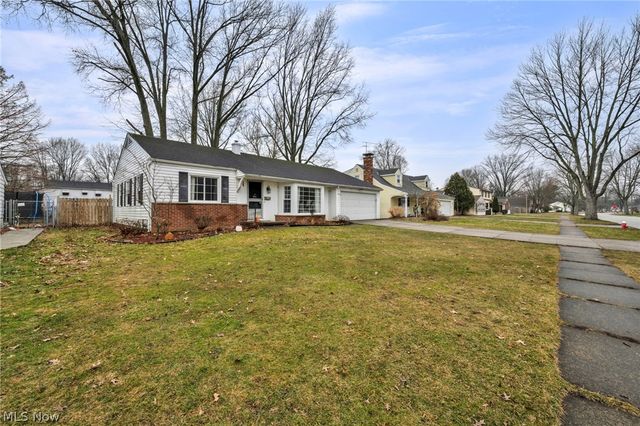 337 University Avenue, Elyria, OH 44035