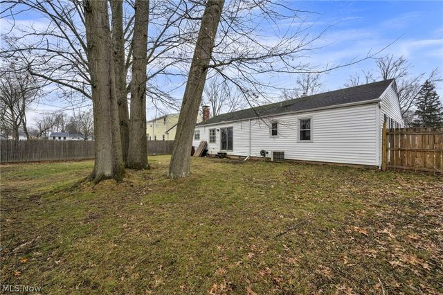 337 University Avenue, Elyria, OH 44035