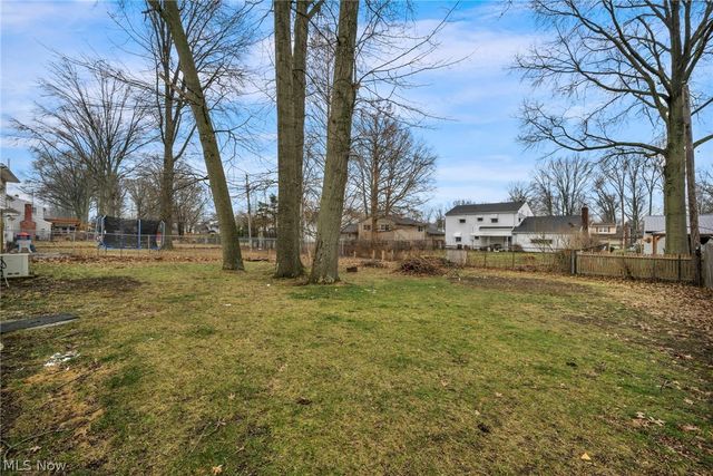 337 University Avenue, Elyria, OH 44035