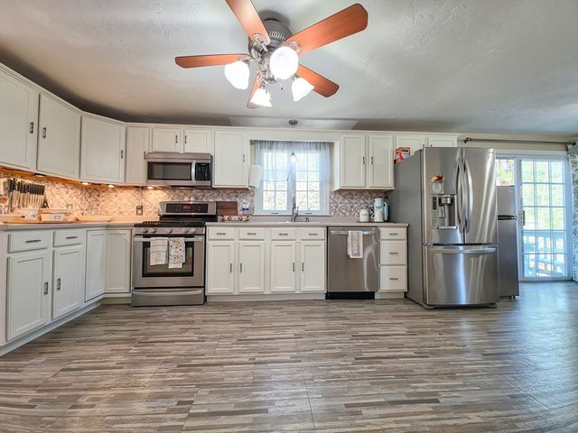 51 Jamies Path, Plymouth, MA 02360
