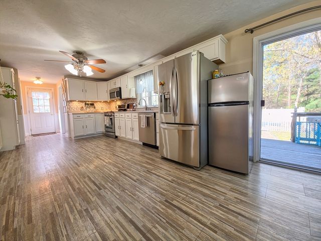 51 Jamies Path, Plymouth, MA 02360