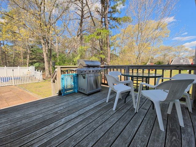 51 Jamies Path, Plymouth, MA 02360