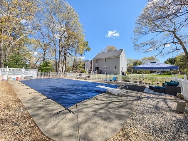 51 Jamies Path, Plymouth, MA 02360