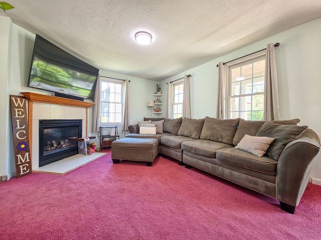 51 Jamies Path, Plymouth, MA 02360