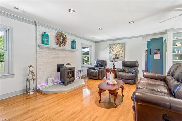 5585 Ware Neck RD, Gloucester, VA 23061