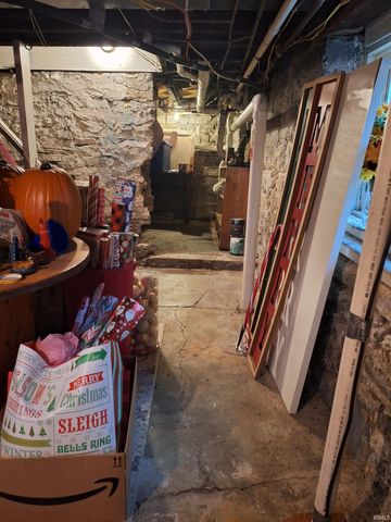 253 W tipton Street, Huntington, IN 46750