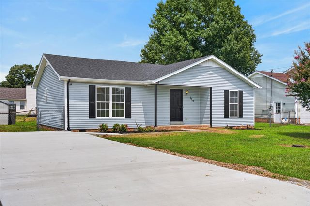 529 Gainey Dr, Oak Grove, KY 42262