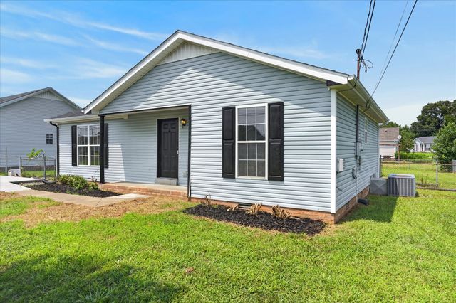529 Gainey Dr, Oak Grove, KY 42262