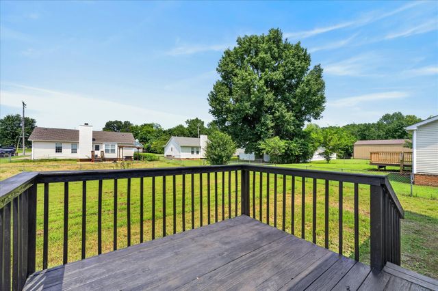 529 Gainey Dr, Oak Grove, KY 42262