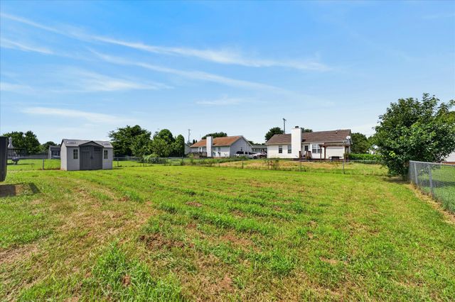 529 Gainey Dr, Oak Grove, KY 42262
