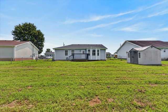 529 Gainey Dr, Oak Grove, KY 42262