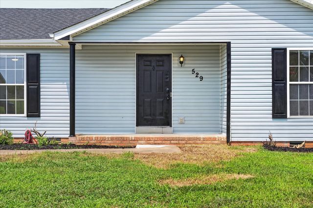 529 Gainey Dr, Oak Grove, KY 42262