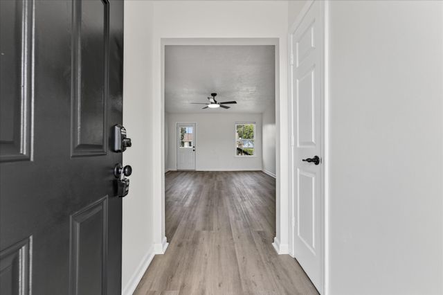 529 Gainey Dr, Oak Grove, KY 42262