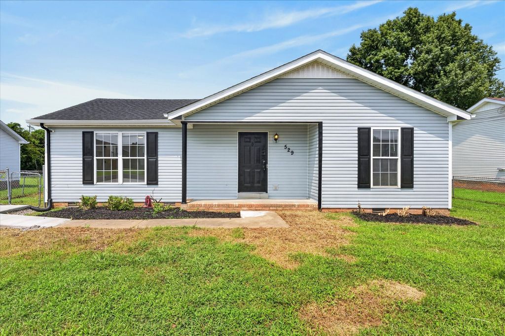 529 Gainey Dr, Oak Grove, KY 42262