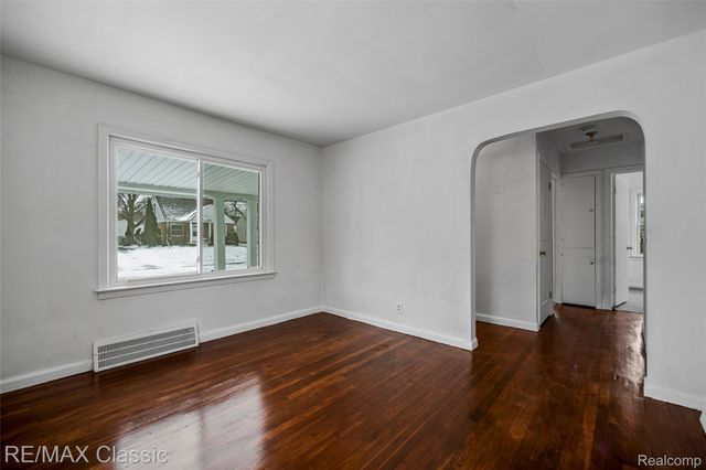 635 Wesbrook Street, Pontiac, MI 48340