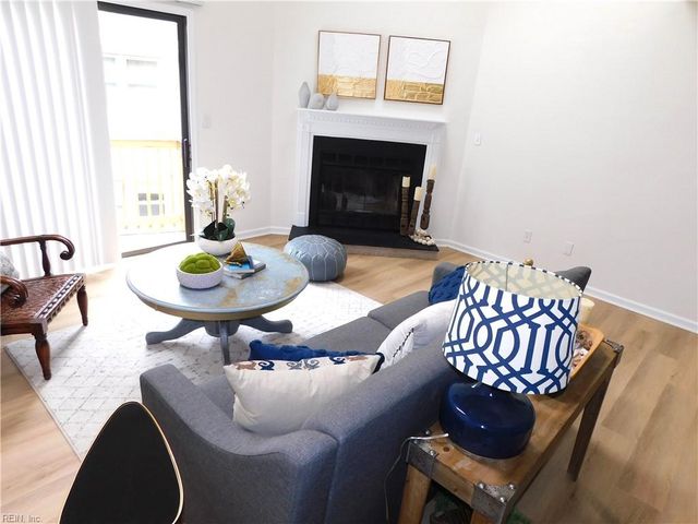 1081 Chinquapin LN, Virginia Beach, VA 23451