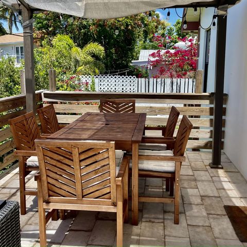 470 S Mars Way NE, Juno Beach, FL 33408