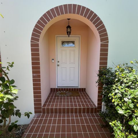 470 S Mars Way NE, Juno Beach, FL 33408