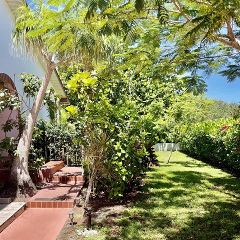 470 S Mars Way NE, Juno Beach, FL 33408