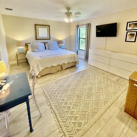 470 S Mars Way NE, Juno Beach, FL 33408