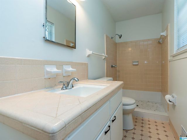 120 WEST CREST ROAD, Hueytown, AL 35023