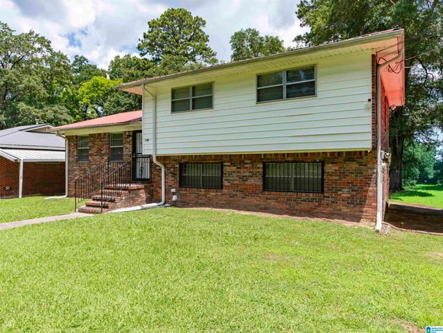 120 WEST CREST ROAD, Hueytown, AL 35023