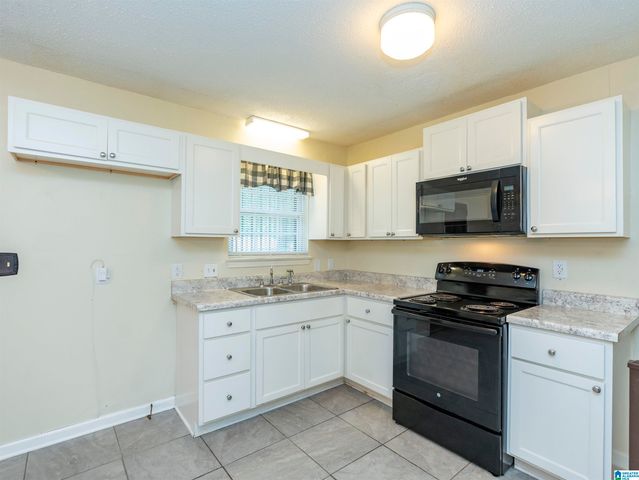 120 WEST CREST ROAD, Hueytown, AL 35023