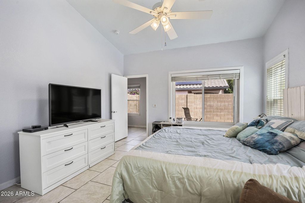 Image 14 of property listing at 4831 W TOPEKA Drive, Glendale, AZ 85308