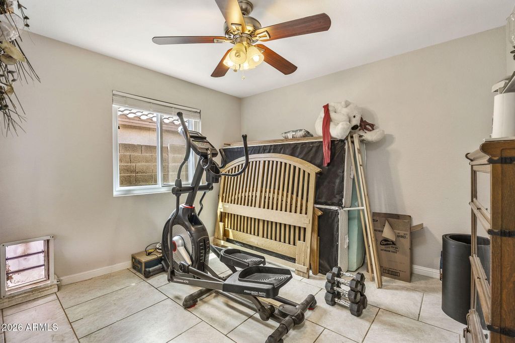 Image 17 of property listing at 4831 W TOPEKA Drive, Glendale, AZ 85308