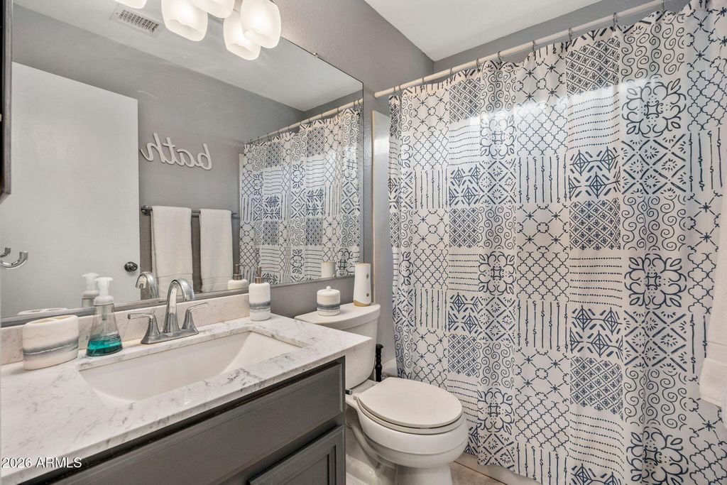 Image 18 of property listing at 4831 W TOPEKA Drive, Glendale, AZ 85308