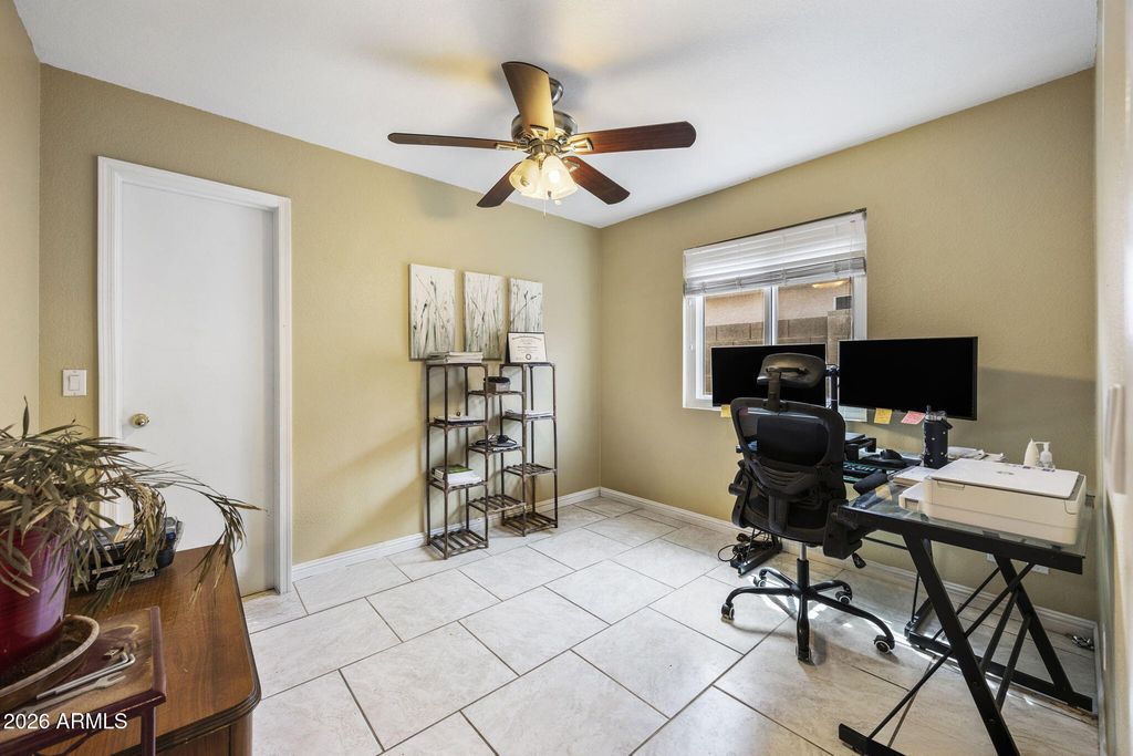 Image 19 of property listing at 4831 W TOPEKA Drive, Glendale, AZ 85308