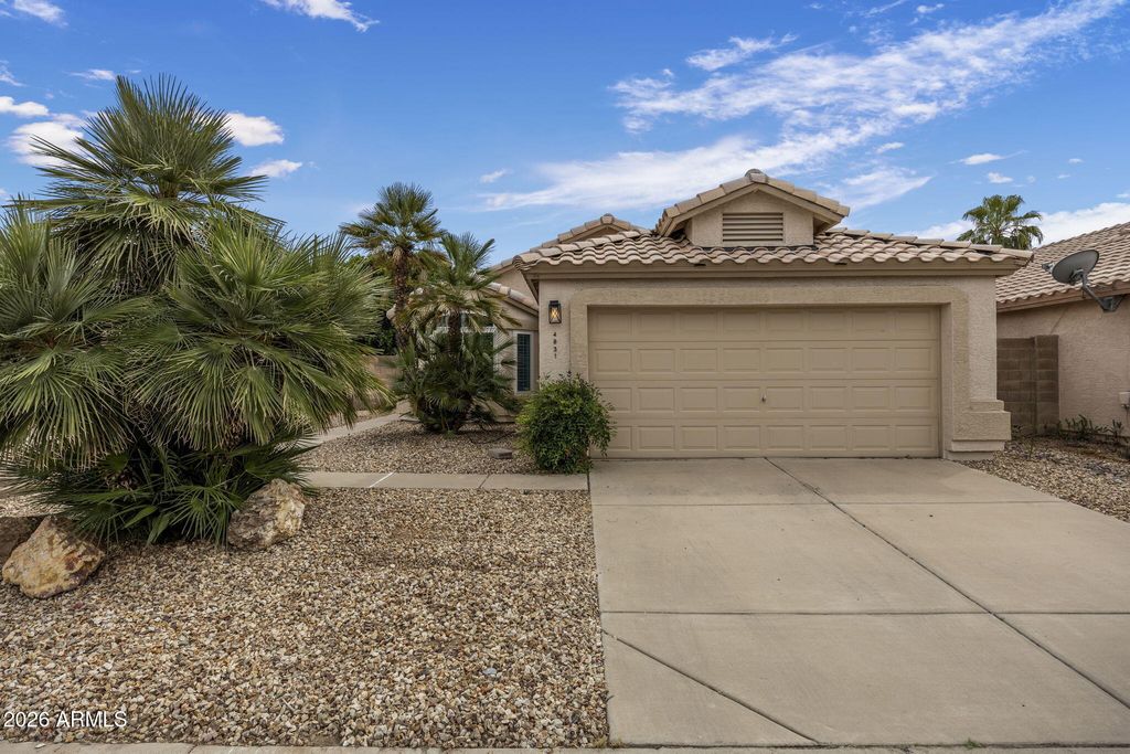 Image 2 of property listing at 4831 W TOPEKA Drive, Glendale, AZ 85308