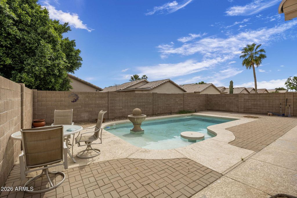 Image 20 of property listing at 4831 W TOPEKA Drive, Glendale, AZ 85308