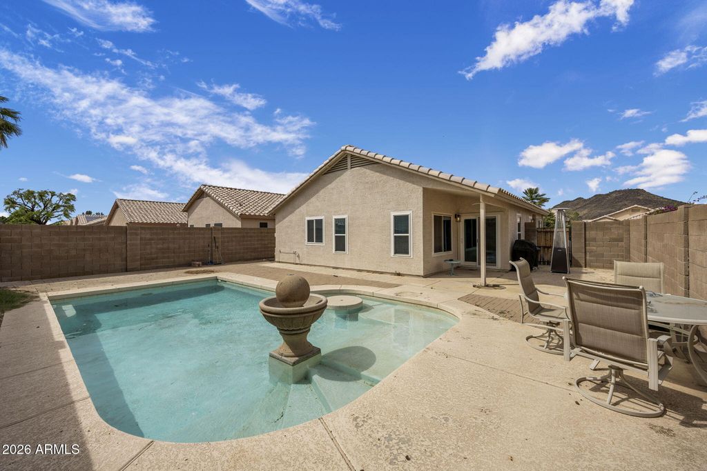 Image 21 of property listing at 4831 W TOPEKA Drive, Glendale, AZ 85308