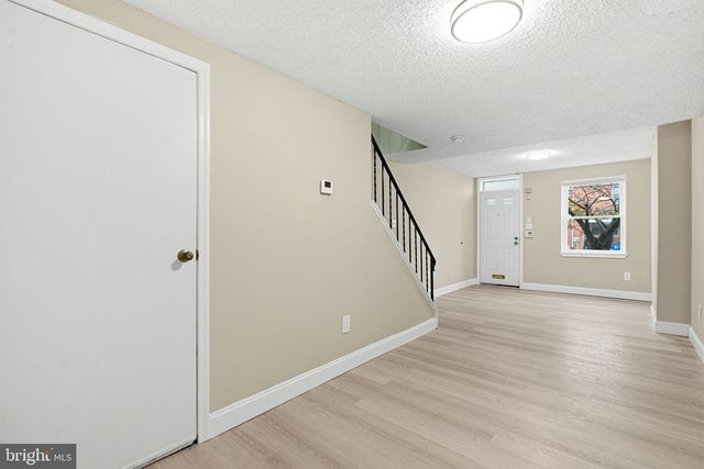 1519 W THOMPSON ST, Philadelphia, PA 19121
