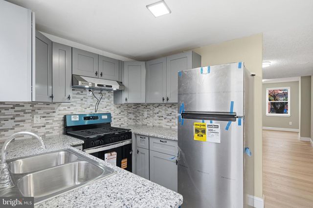 1519 W THOMPSON ST, Philadelphia, PA 19121