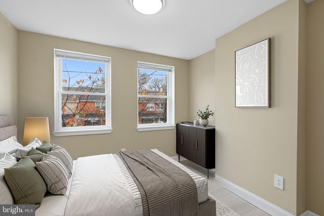 1519 W THOMPSON ST, Philadelphia, PA 19121