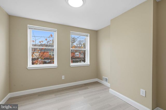 1519 W THOMPSON ST, Philadelphia, PA 19121