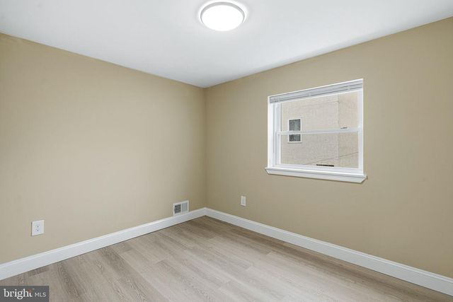 1519 W THOMPSON ST, Philadelphia, PA 19121
