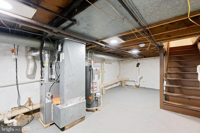 1519 W THOMPSON ST, Philadelphia, PA 19121