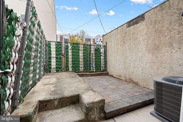 1519 W THOMPSON ST, Philadelphia, PA 19121