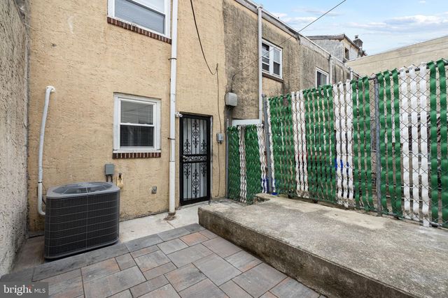 1519 W THOMPSON ST, Philadelphia, PA 19121