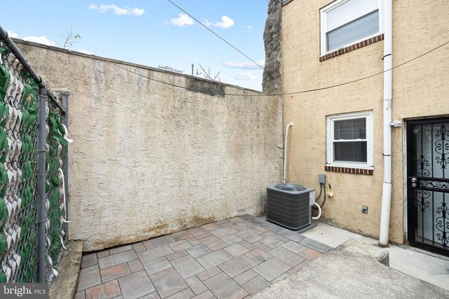 1519 W THOMPSON ST, Philadelphia, PA 19121