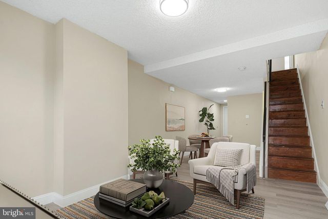 1519 W THOMPSON ST, Philadelphia, PA 19121